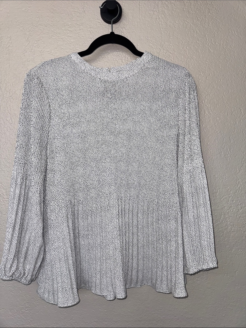 Adrianna Papell White Pleated Textured Blouse